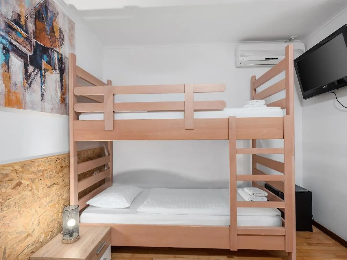 Stay In Meta Mate Split Croatia